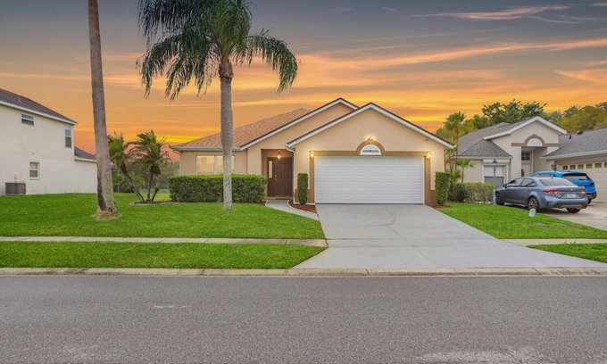 Chatham Park Casa | 4 bed 2 bath pool home near Disney