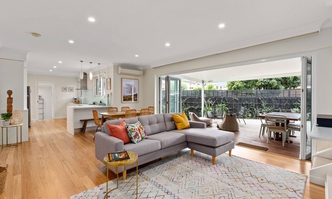 Maroubra Casa | 4-Bed Coastal Family Vacation Haven with Garden