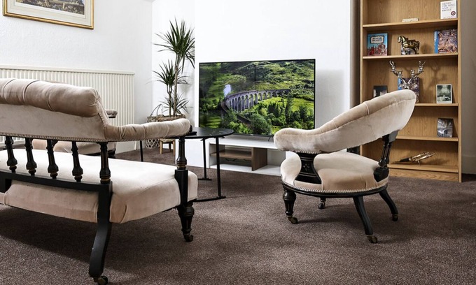 Richmond-upon-Thames Cabaña | Charming 4-Bed Cottage in Hampton