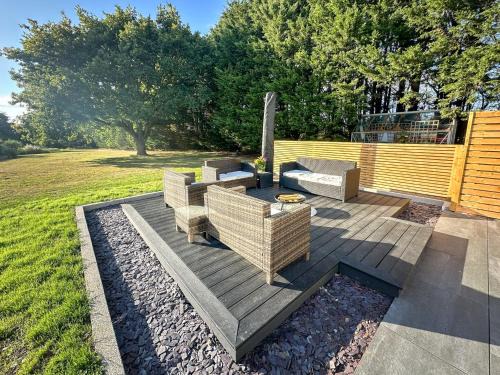 Newport Casa | 4 Bed in Binfield 93244