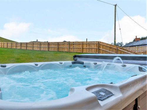 Caersws Casa | 4 Bed in Llandrindod Wells 86118