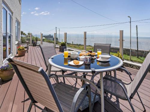 Ogmore-by-Sea Casa | 4 Bed in Ogmore-by-Sea 74236
