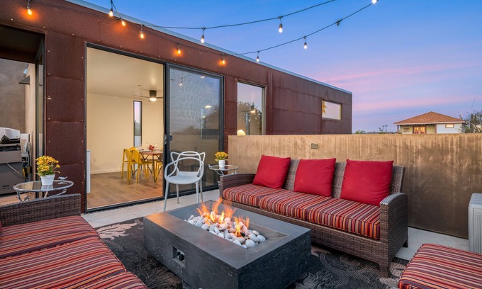 Golden Hill Casa | 4 Bed Penthouse w/City View Deck and Firepit. Near Zoo
