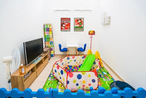 Bukit Indah 2 Casa | 4-Bedrm ensuite family friendly house near Aeon Bukit Indah
