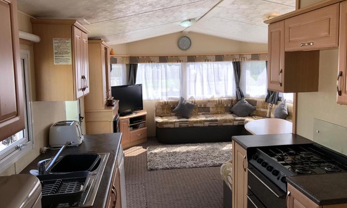 Tattershall Otro | 4 bedroom 10 berth caravan tattershal lakes