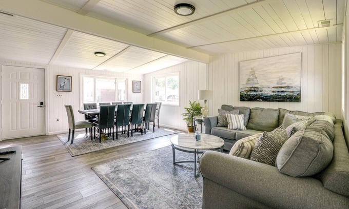Craig Beach Casa | 4 Bedroom/2 bath Cozy Lake Milton Getaway with dock. 300 yards to the water!