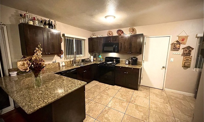 Sun Valley Casa | 4 Bedroom 2 bath w/Pool & Recording Studio & Office Area