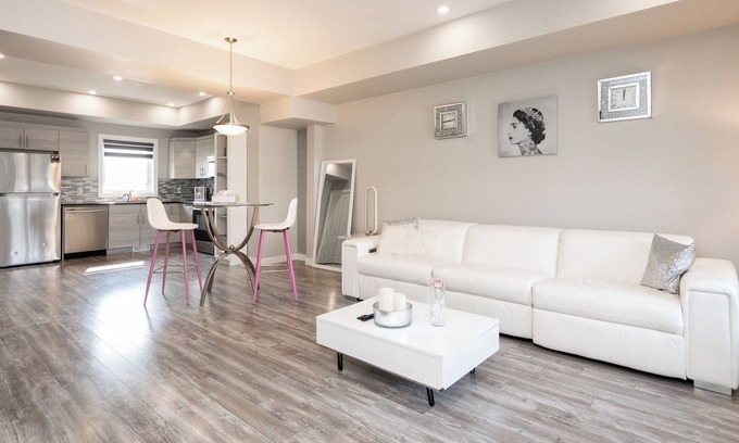 Fort Gary Casa | 4 Bedroom 3 Bathroom + HOT TUB + Parking