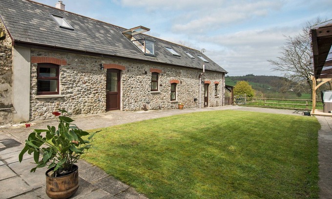 Llanwrda Cabaña | Alojamiento de 4 habitaciones en Crugybar, cerca de Llandeilo.