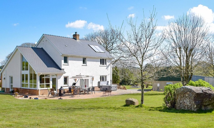 Glogue Cabaña | 4 bedroom accommodation in Hermon, near Crymych