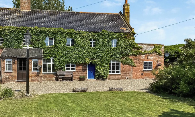 Hethel Cabaña | 4 bedroom accommodation in East Harling, near Thetford