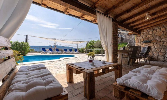 Martina Casa | 4 bedroom accommodation in Brsec