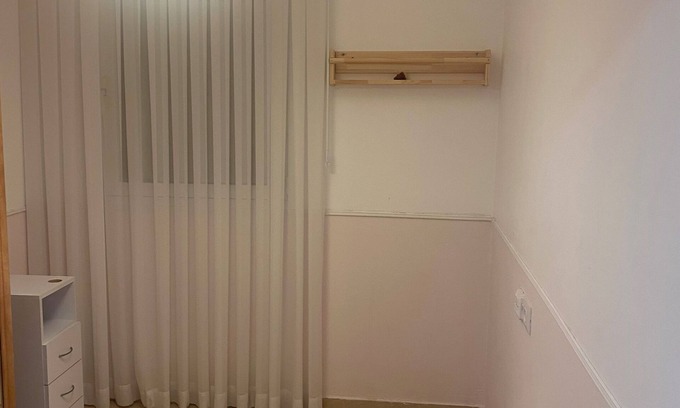 Rishon LeTsiyon Apartamento | 4-bedroom apartment. Clean, with a lot of space, light. next to shopping centre