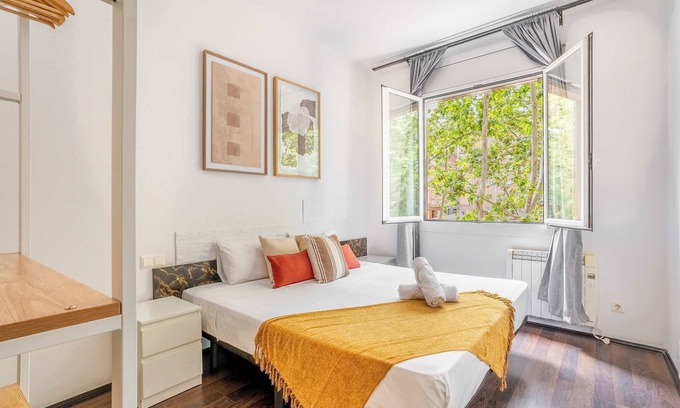 El Baix Guinardo Apartamento | 4- Bedroom Apartment in Gracia Village