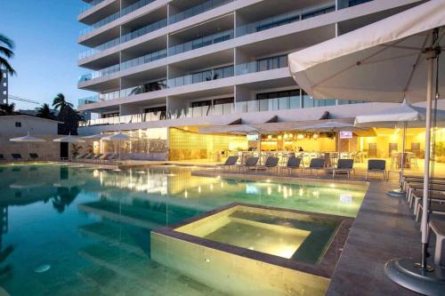 Bucerias Apartamento | 4 Bedroom, Beach Front Flat Bucerias - Vallarta