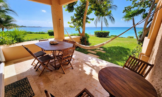 Puerto Aventuras Villa | Villa de Playa de 4 Habitaciones con Acceso Directo a la Playa, Piscina y Mar.