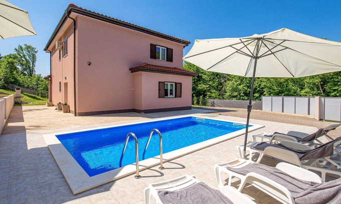 Opatija Casa | Hermosa casa de 4 dormitorios en.