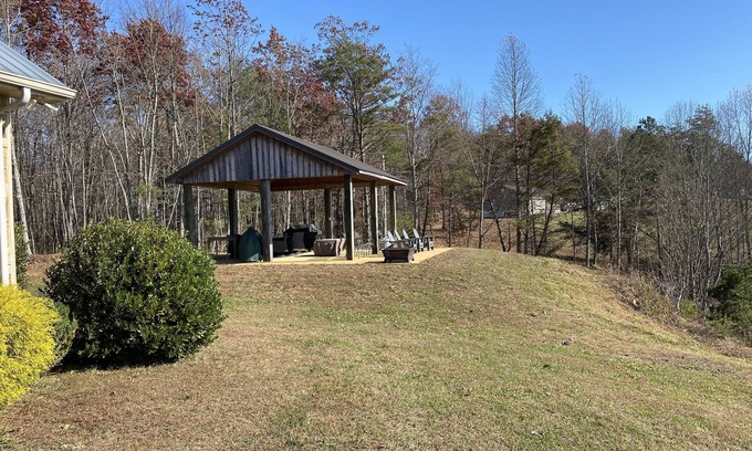 Saint Andrews Cabina | 4 Bedroom Cabin sits on 580 acres with speculator views. Abuts Coalmont ATV park