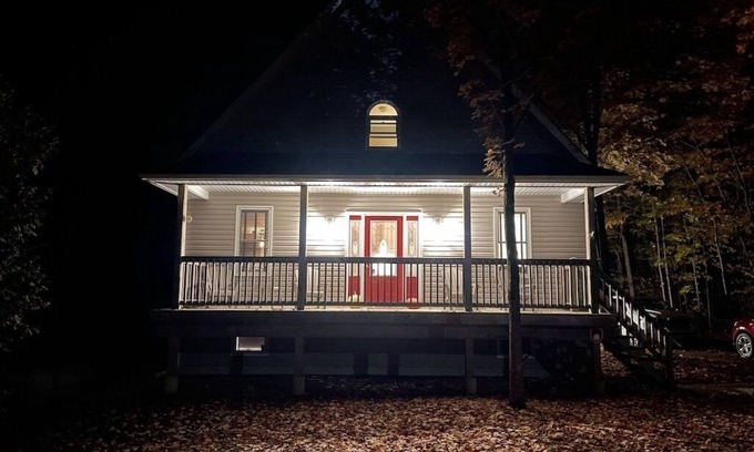 Flesherton Chalet De Esquí | 4 Bedroom Chalet Hike, Bike, Ski, Boat, ATV & Sled