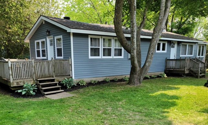 Southampton Cabaña | 4 Bedroom Cottage - steps to beautiful Southampton Beach