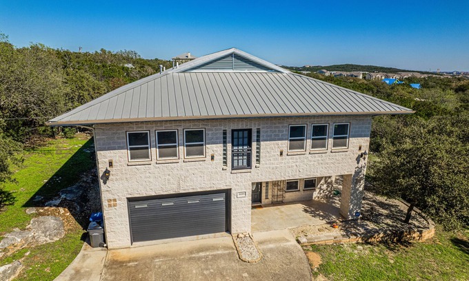 Wetmore Casa | 4-Bedroom Country Home in the Heart of San Antonio's Hills-n-Dale Neighborhood!