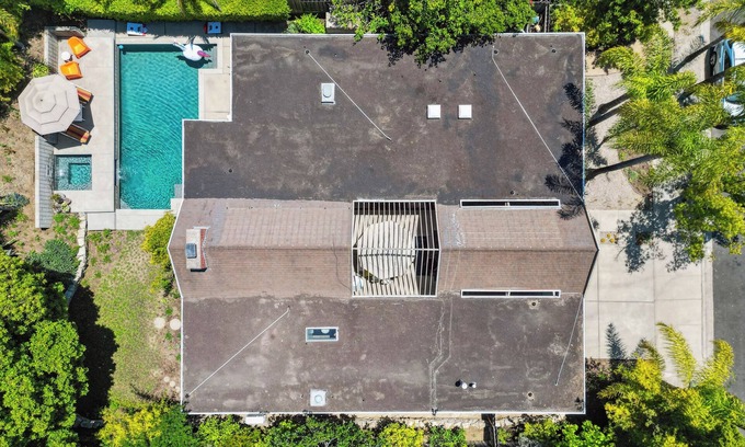 Thousand Oaks Casa | 4 bedroom Eichler Estate with AC, WiFi, Pool, Spa, and Piano