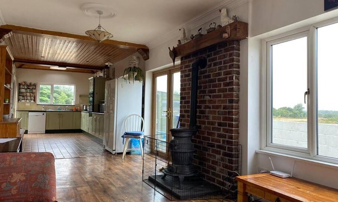 Bridgetown Casa | 4 bedroom family home with EV charger on site