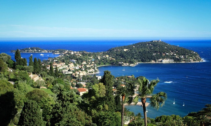 Cap-Ferrat Villa | 4 Bedroom Villa with infinity pool and private garden. Pet Friendly!