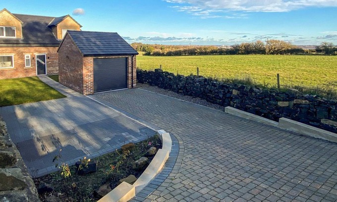 Gateshead Cabaña | 4 bedroom accommodation in Springwell, near Gateshead
