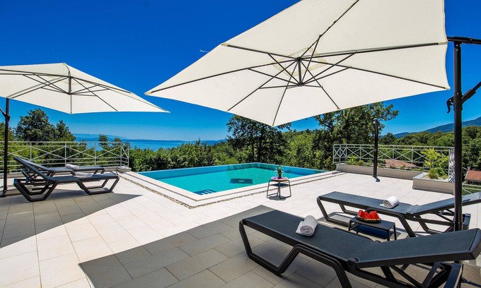 Opatija Casa | Hermosa casa de 4 dormitorios en Icici