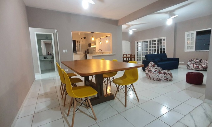 Balneario Praia do Pernambuco Casa | 4 bedroom holiday home on Pernambuco beach - Guarujá 18 persons SP