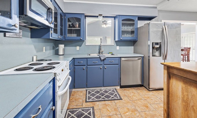 Carlyss Casa | 4 Bedroom Home in Sulphur, La