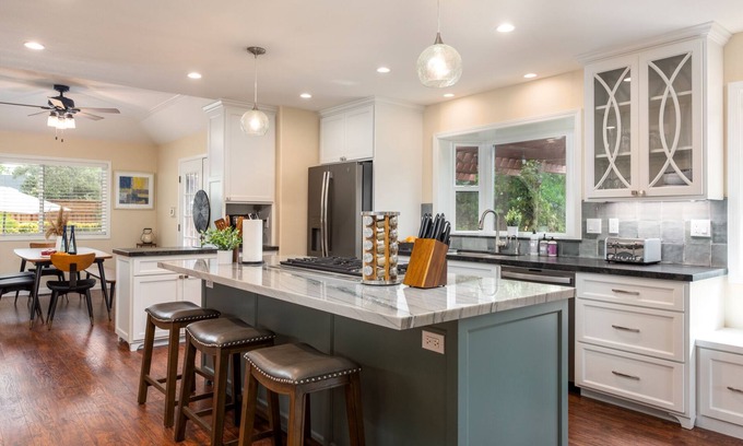 Windsor Casa | 4-Bedroom Home with Pool & Hot Tub in Wine Country