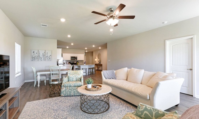 Shenandoah Casa | 4 bedroom home with neighborhood playground!