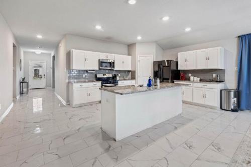 Lake Charles Casa | 4 Bedroom Home with Hot Tub in Lake Charles