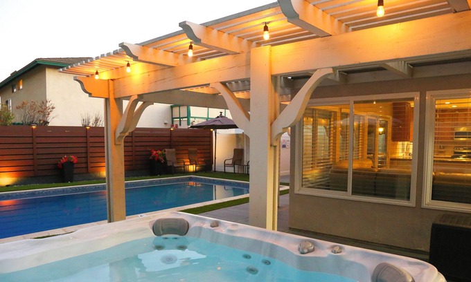 Simi Valley Casa | 4 Bedroom/Hot Tub - The Oasis - Sleeps 8 - Modern Pool!
