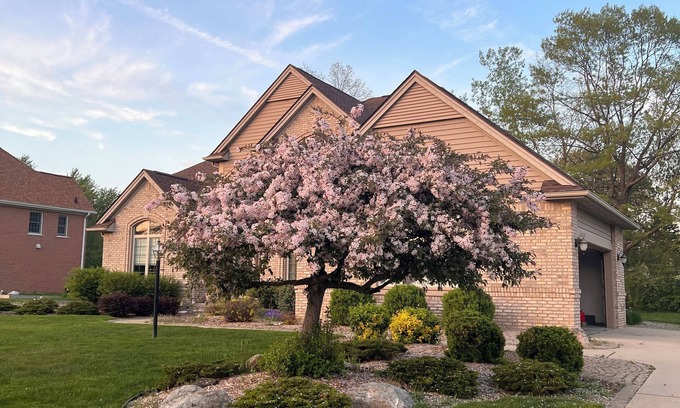 Lake Orion Casa | 4-Bedroom House for Monthly Stays