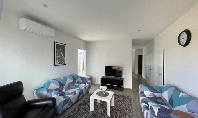Papakura Casa | 4 bedroom house fully furnished in Papakura