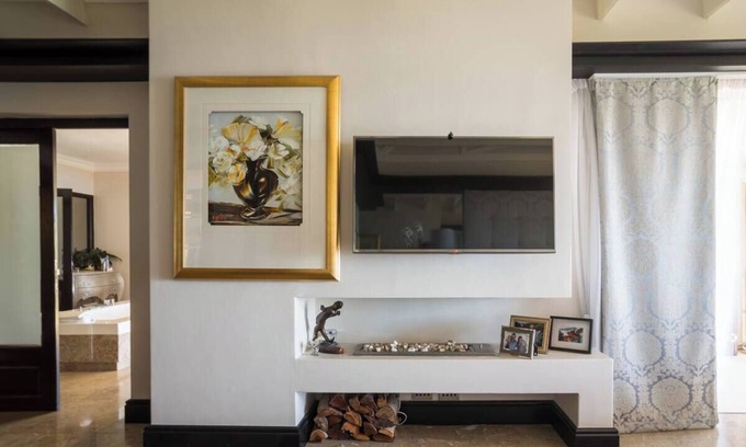 Hout Bay Casa | 4-bedroom house in beautiful Llandudno, CapeTown GLORIOUS VIEWS OF THE ATLANTIC