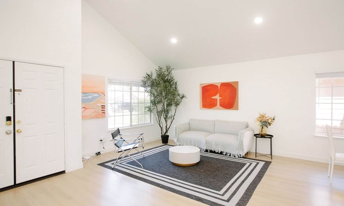 Ontario Casa | 4-bedroom house in beautiful Ontario with WiFi, AC. Enjoy your stay
