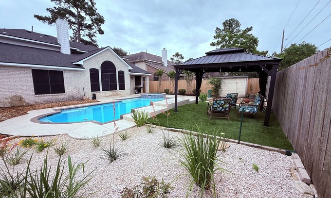 Louetta Casa | 4-bedroom house in wonderful Spring with a pool
