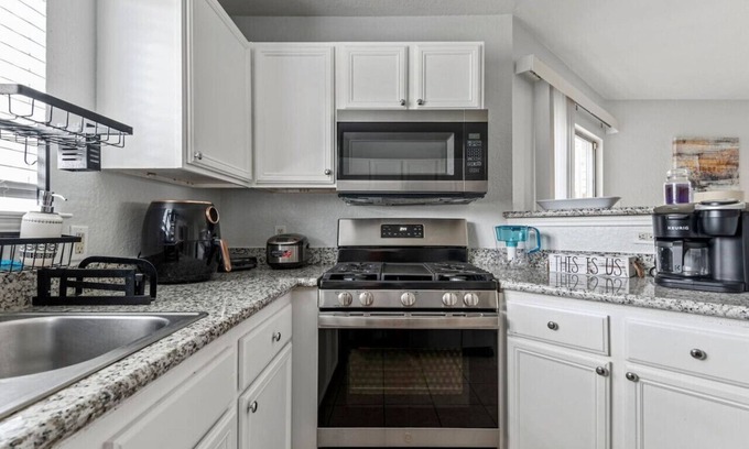 Houston Casa | 4 Bedroom House near IAH Airport