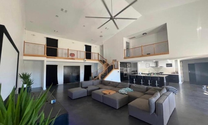 South Oklahoma City Casa | 4 Bedroom House on 10 Acres