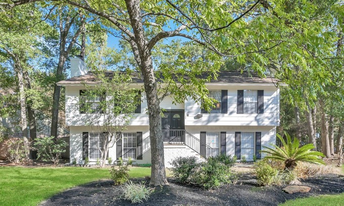 Grogan's Mill Casa | 4 Bedroom House w/ Pool/Hot Tub. Family/Pet Friendly;5 min to Mall/Music/Golf.