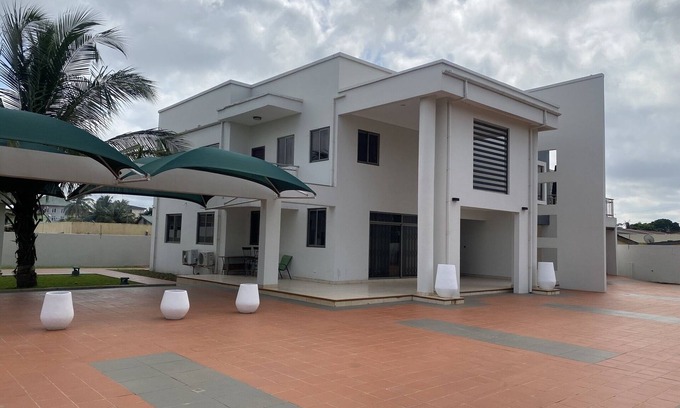 Accra Villa | 4 Bedroom Luxurious Villa @ Adolez & Suites