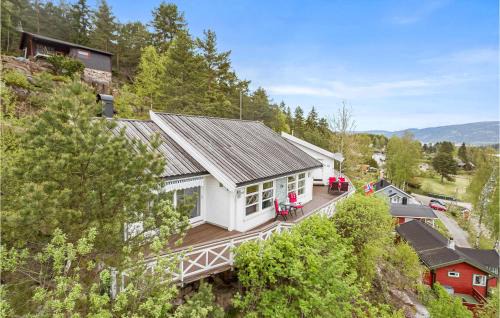 Svelvik Casa | 4 Bedroom Nice Home In Berger