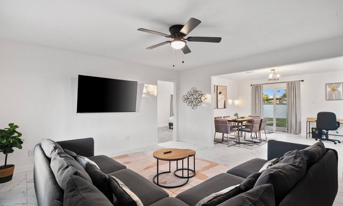 Maryvale Casa | 4 Bedroom Pool Home with Modern Amenities