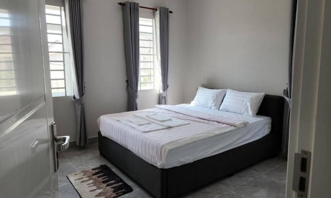 Battambang Casa | 4 Bedroom Private Villa & Swimming Pool with Fitness