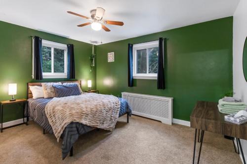 Ephrata Casa | 4-bedroom-Private cozy backyard w firepit