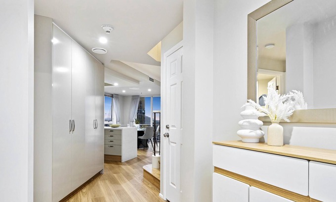 Broadbeach Apartamento | 4 Bedroom Sub Penthouse with Ocean Views